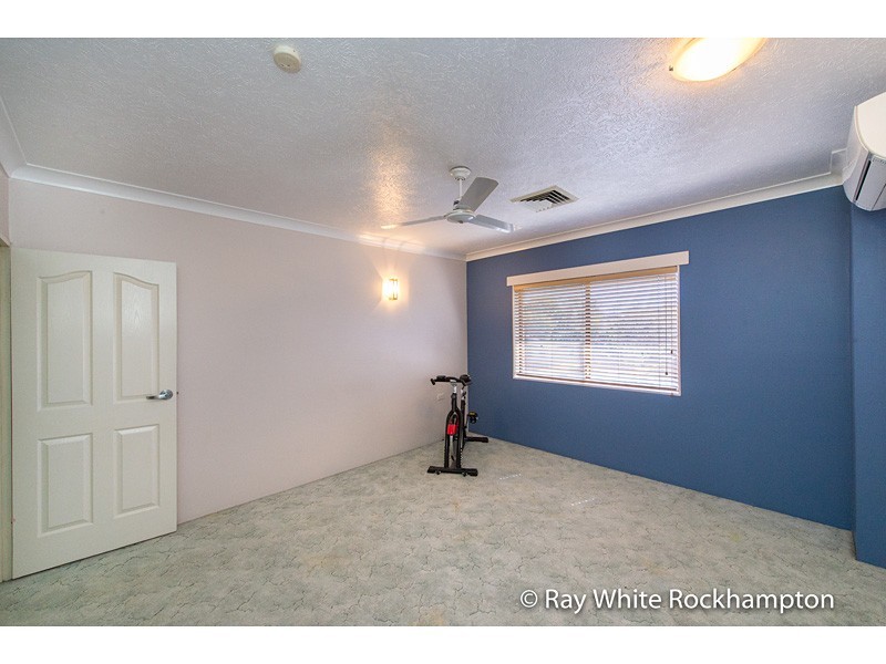 1 Booker Street, Park Avenue QLD 4701