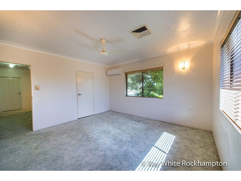 1 Booker Street, Park Avenue QLD 4701