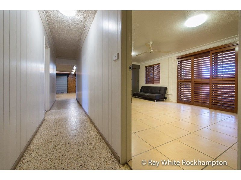 1 Booker Street, Park Avenue QLD 4701