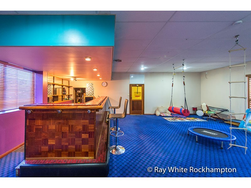 1 Booker Street, Park Avenue QLD 4701