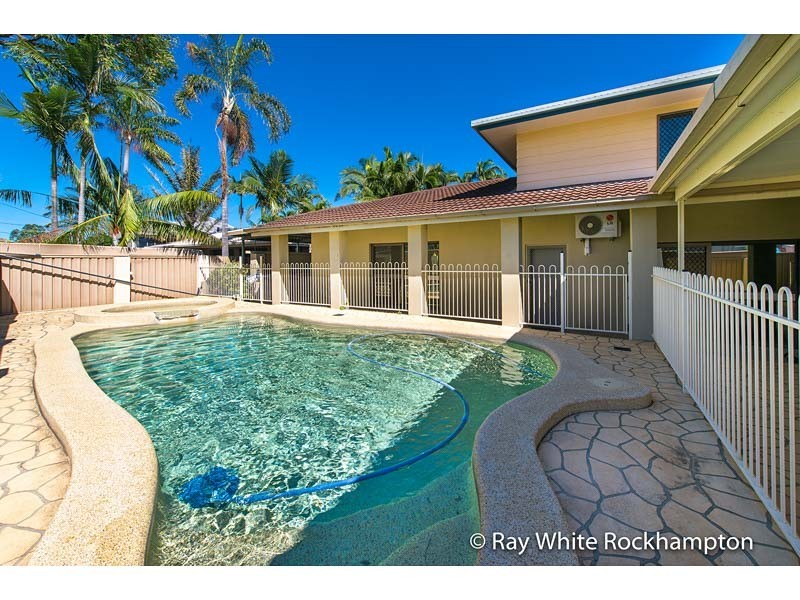 1 Booker Street, Park Avenue QLD 4701