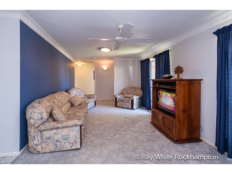 6 Van Haeren Street, Kawana QLD 4701