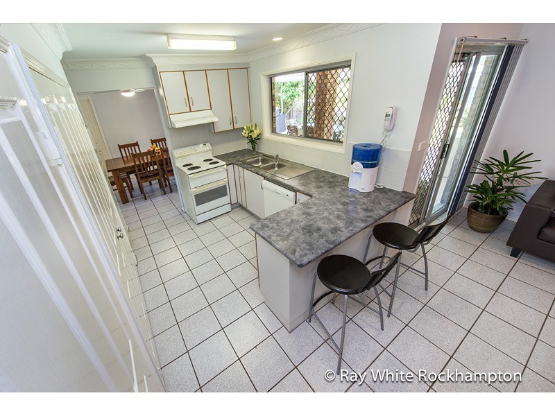 6 Van Haeren Street, Kawana QLD 4701