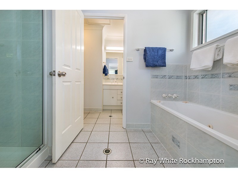 6 Van Haeren Street, Kawana QLD 4701