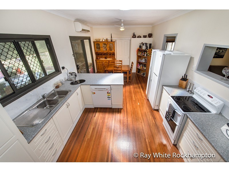 9 Martin Street, Park Avenue QLD 4701