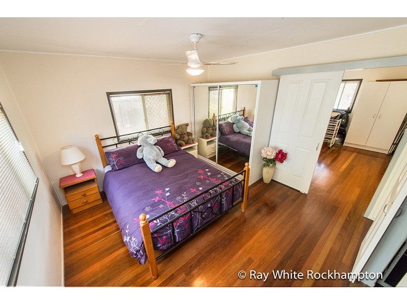 9 Martin Street, Park Avenue QLD 4701