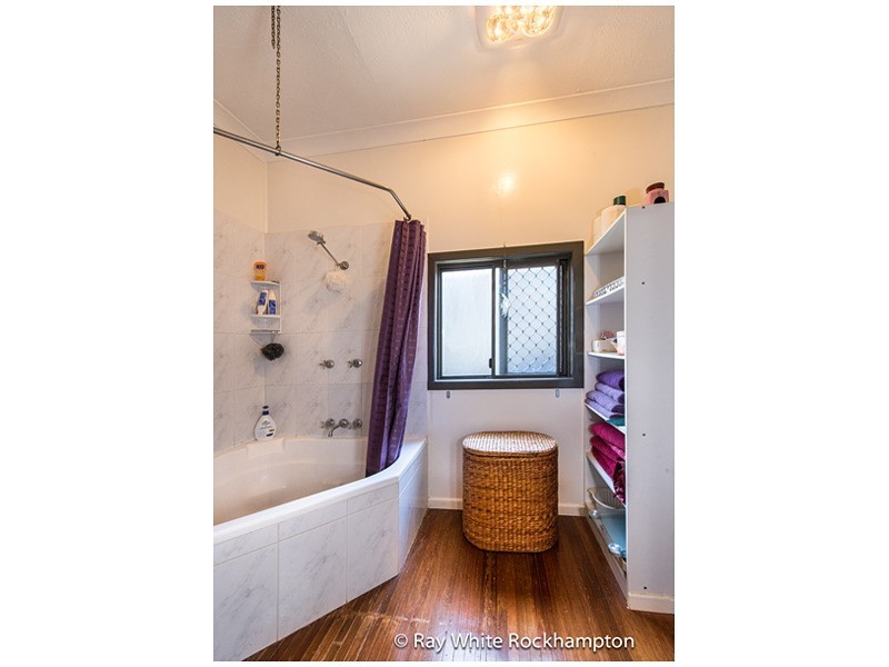 9 Martin Street, Park Avenue QLD 4701