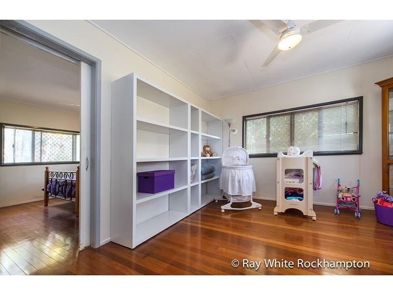 9 Martin Street, Park Avenue QLD 4701