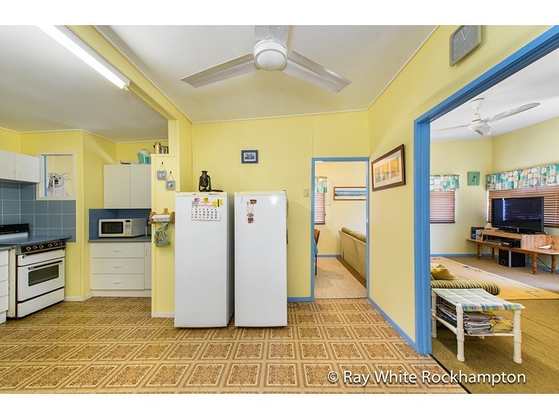 13 Meadow Street, Keppel Sands QLD 4702