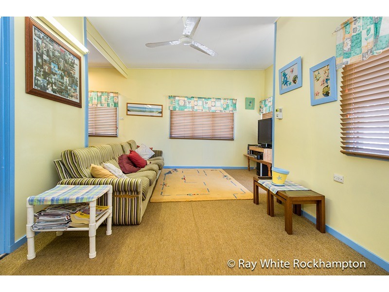 13 Meadow Street, Keppel Sands QLD 4702
