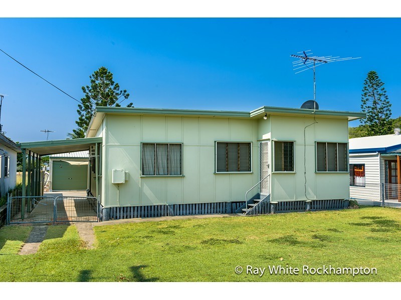 13 Meadow Street, Keppel Sands QLD 4702