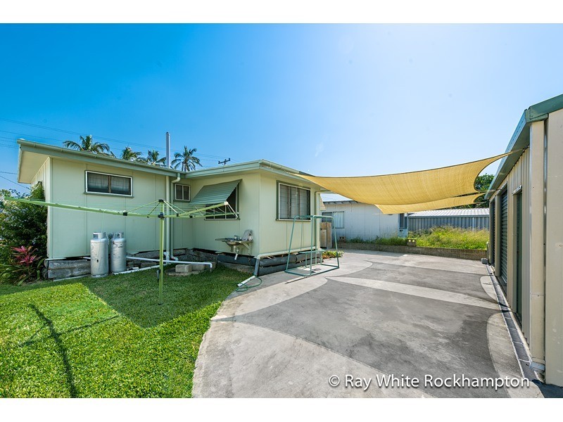 13 Meadow Street, Keppel Sands QLD 4702