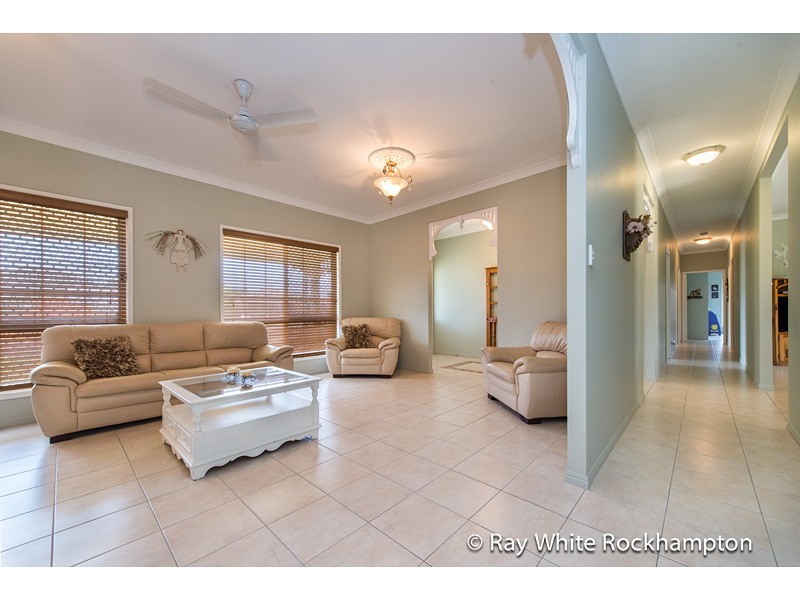 7 Stirling Drive, Rockyview QLD 4701