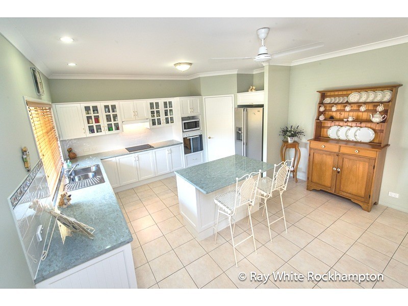 7 Stirling Drive, Rockyview QLD 4701