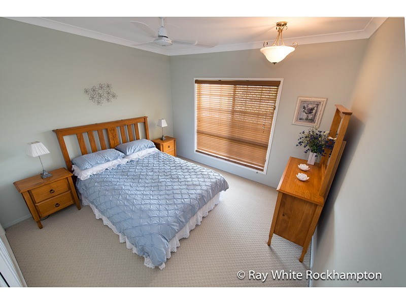 7 Stirling Drive, Rockyview QLD 4701