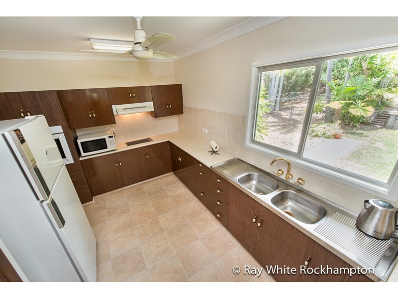 266 Farm Street, Kawana QLD 4701