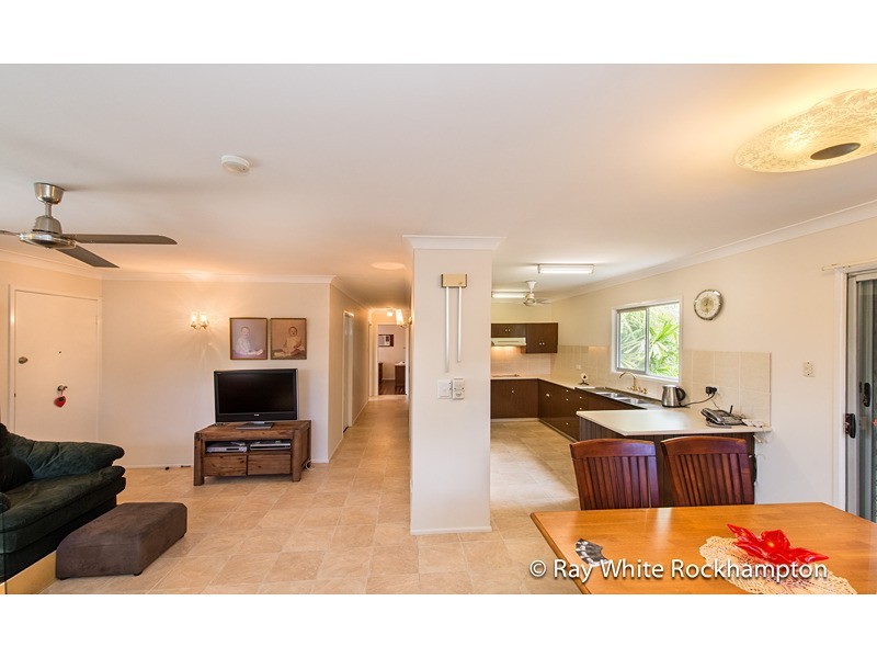 266 Farm Street, Kawana QLD 4701