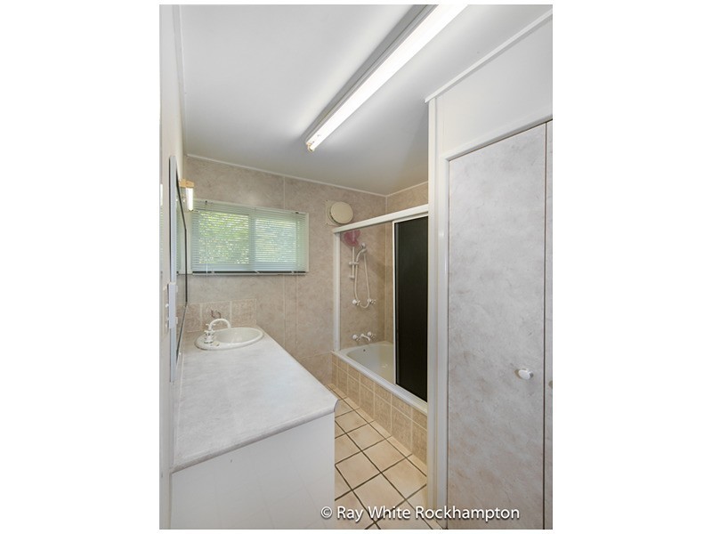 266 Farm Street, Kawana QLD 4701