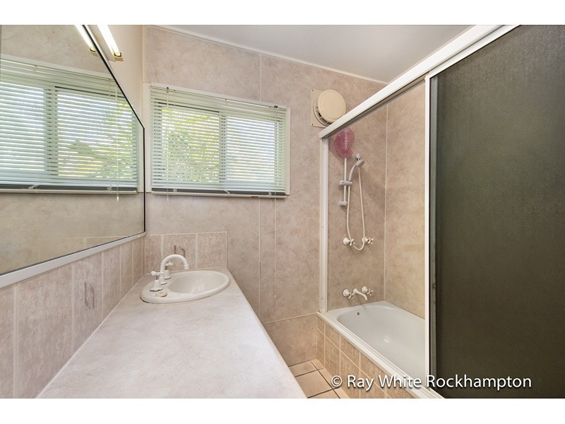 266 Farm Street, Kawana QLD 4701