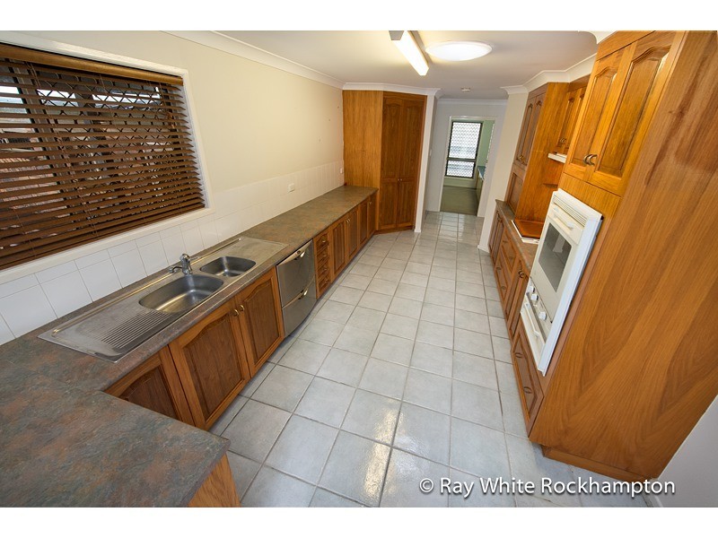 14 Sunset Drive, Gracemere QLD 4702