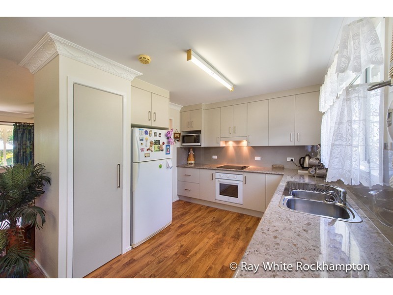 363 Reid Road, Alton Downs QLD 4702