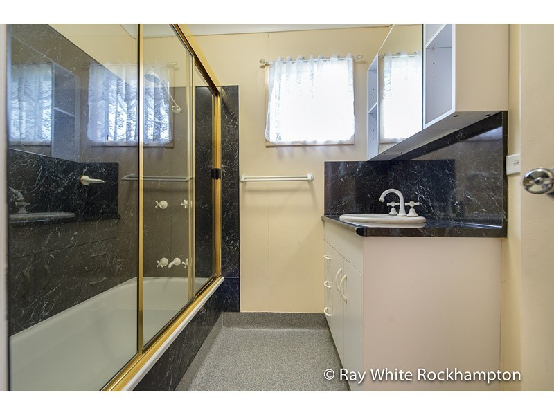 26 Locke Street, Kawana QLD 4701