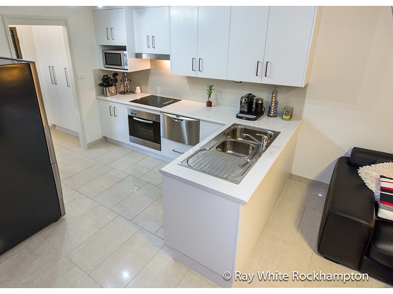 6/223 Denham Street, The Range QLD 4700
