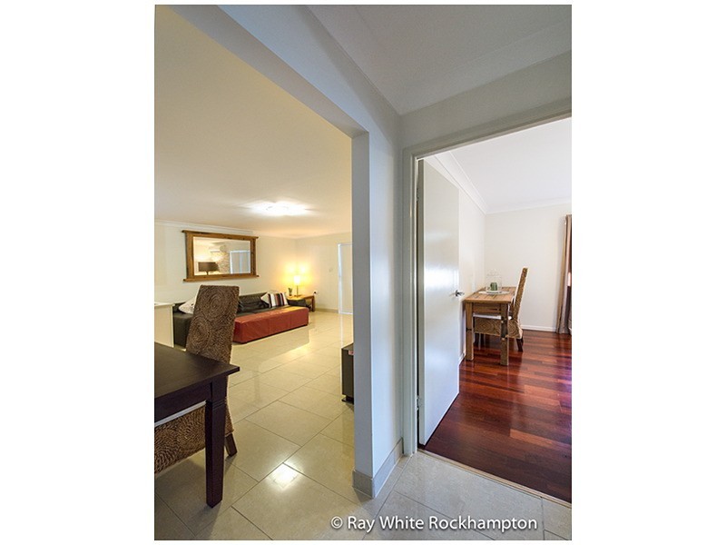 6/223 Denham Street, The Range QLD 4700