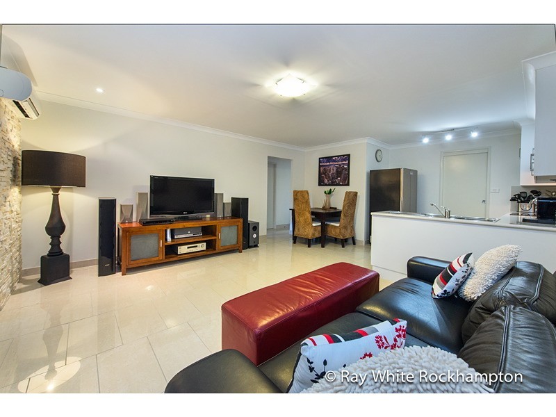 6/223 Denham Street, The Range QLD 4700