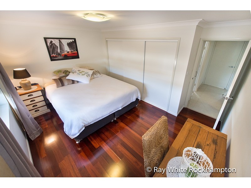 6/223 Denham Street, The Range QLD 4700
