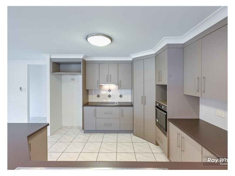 11 William Close, Gracemere QLD 4702