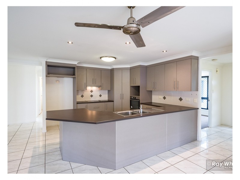 11 William Close, Gracemere QLD 4702