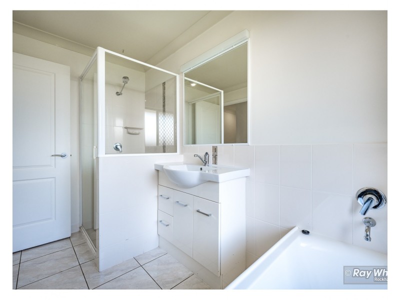 11 William Close, Gracemere QLD 4702