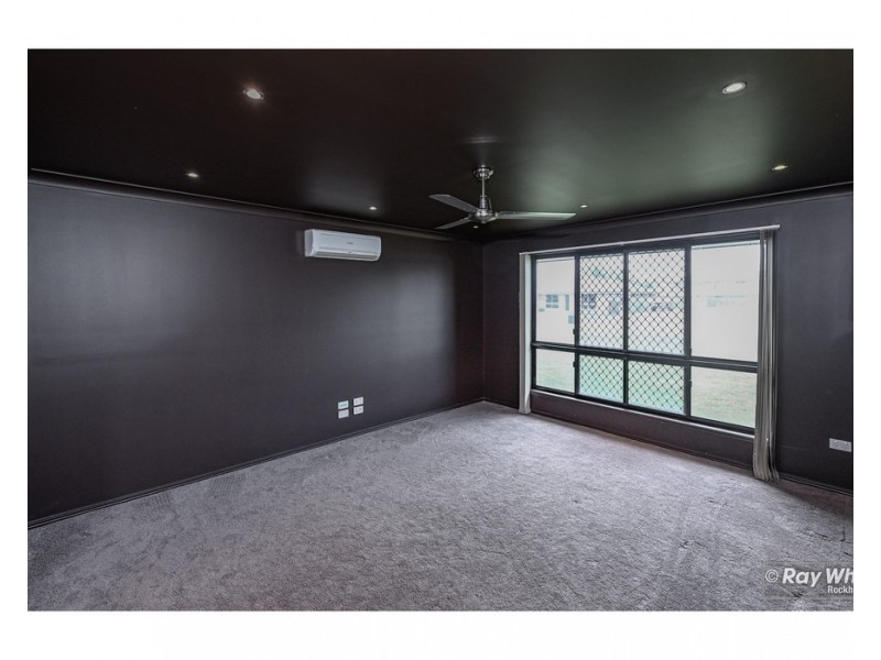 11 William Close, Gracemere QLD 4702