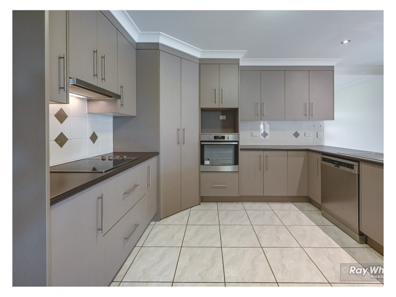 11 William Close, Gracemere QLD 4702