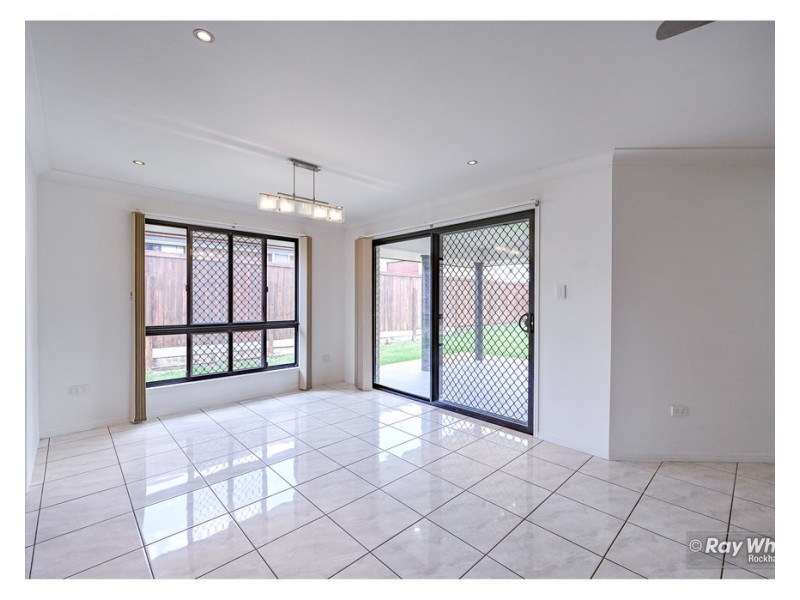 11 William Close, Gracemere QLD 4702