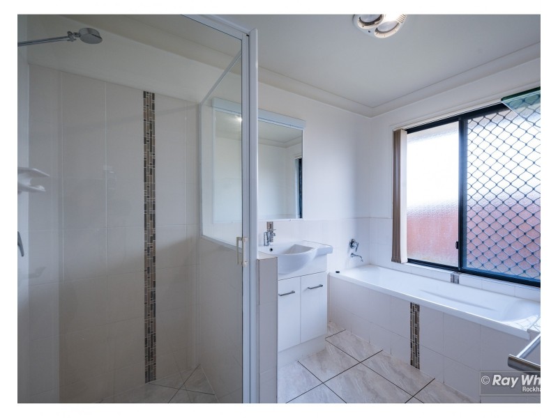 11 William Close, Gracemere QLD 4702