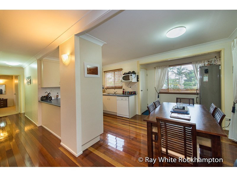 34 Stenlake Avenue, Kawana QLD 4701