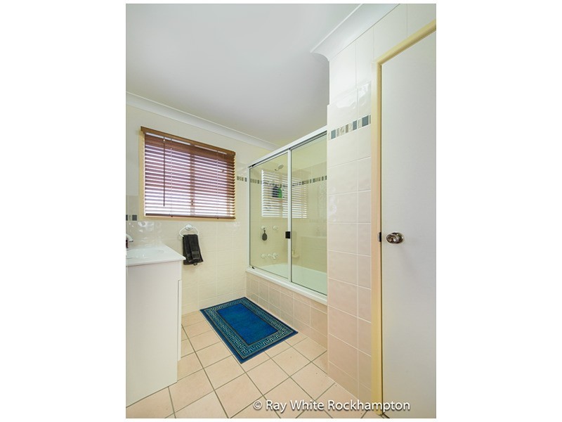 34 Stenlake Avenue, Kawana QLD 4701