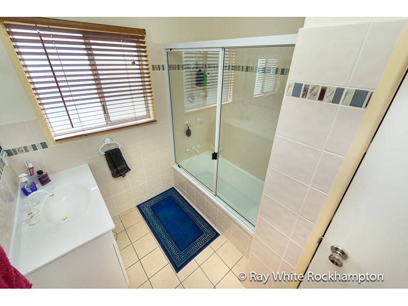 34 Stenlake Avenue, Kawana QLD 4701