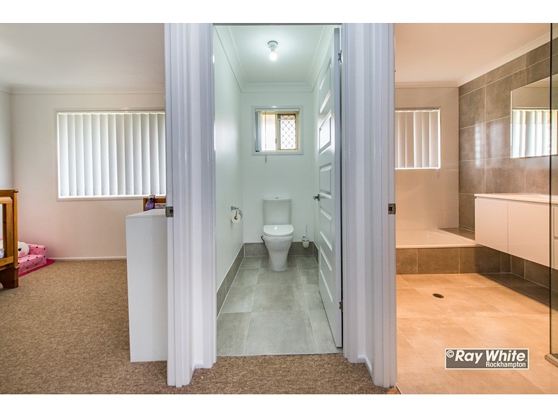 8 Ames Street, Kawana QLD 4701