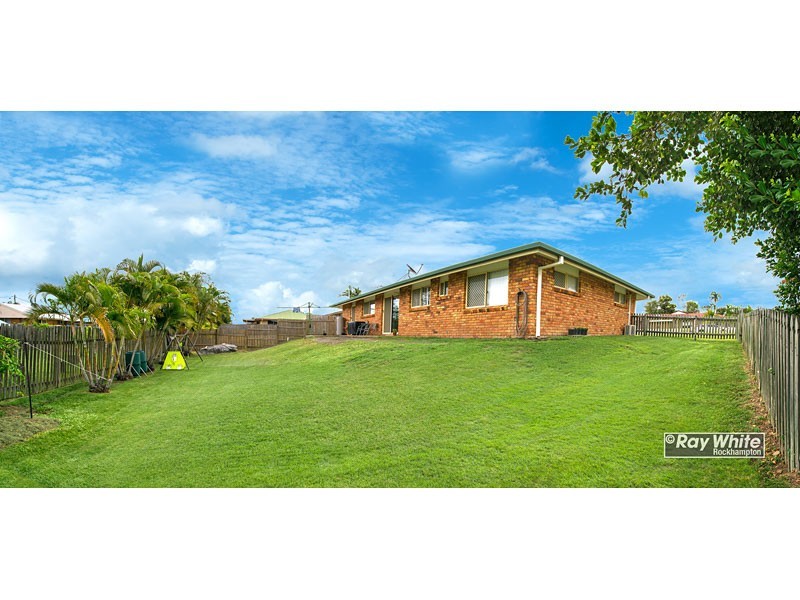 8 Ames Street, Kawana QLD 4701