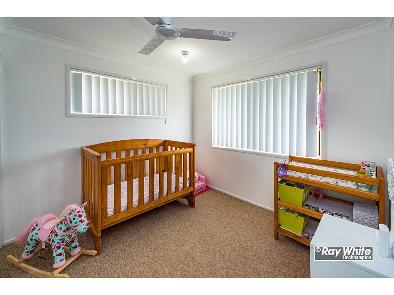 8 Ames Street, Kawana QLD 4701