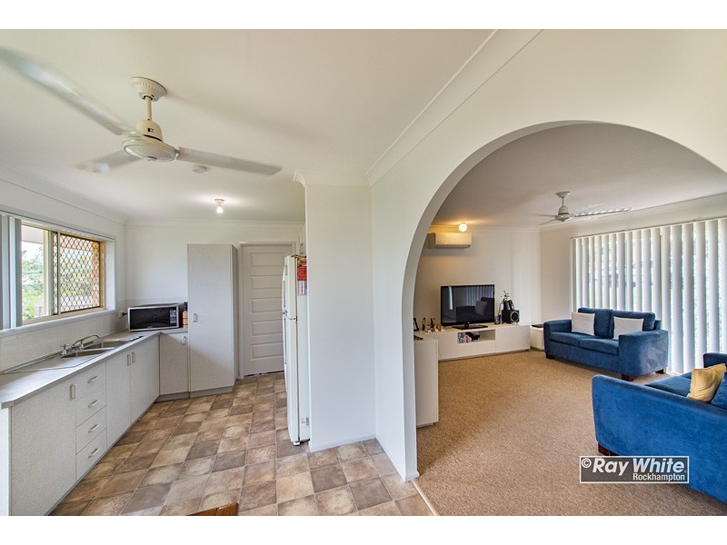 8 Ames Street, Kawana QLD 4701