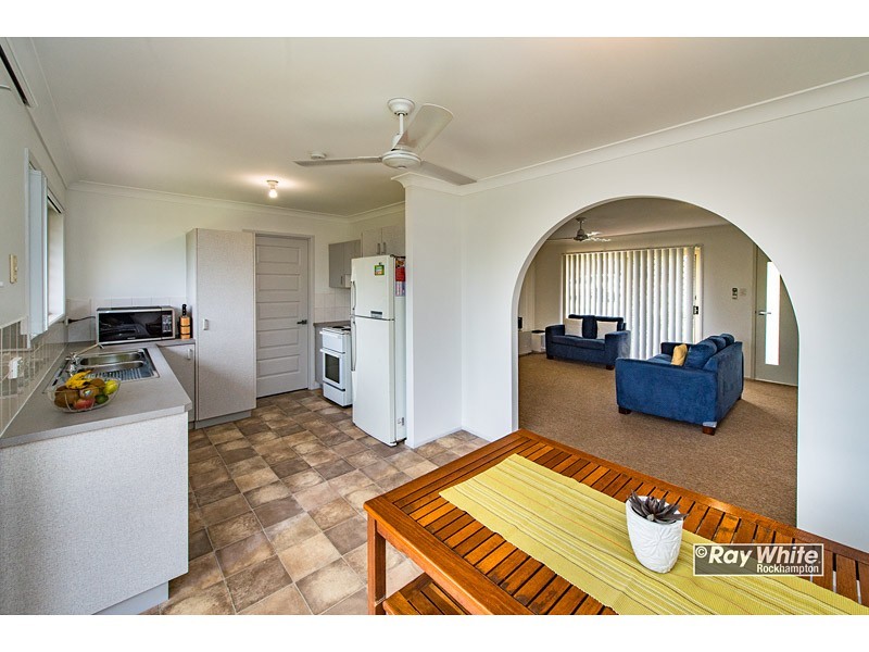 8 Ames Street, Kawana QLD 4701