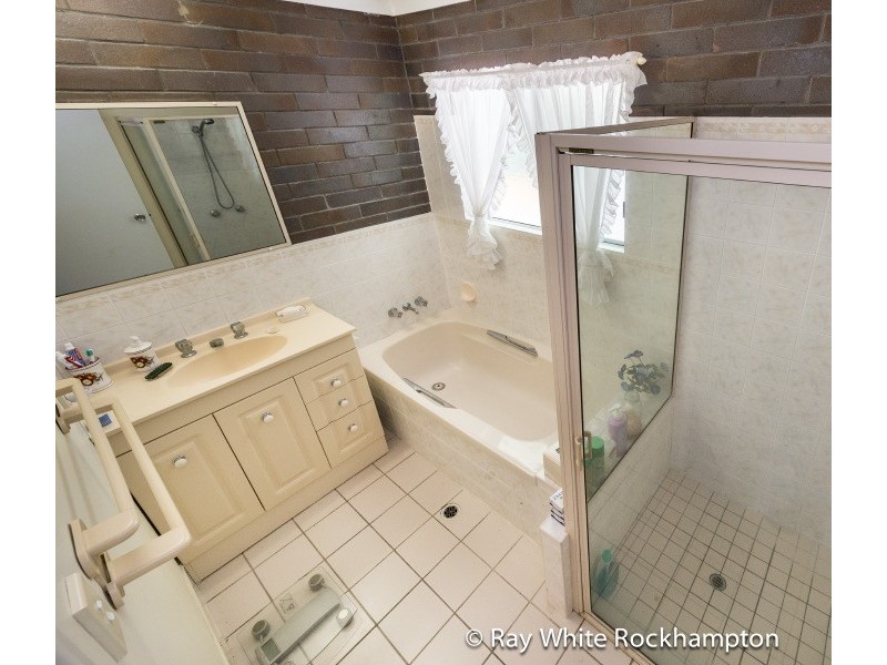 114 Fons Drive, Glendale QLD 4711