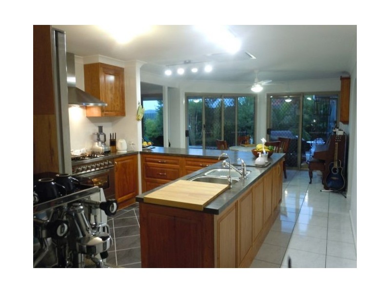 19 Price Drive, Glenlee QLD 4711