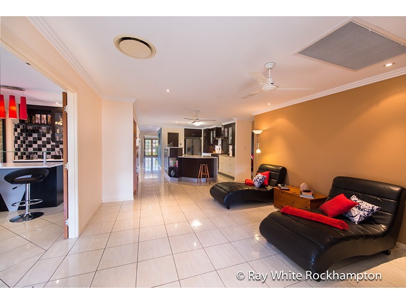 10 Rebecca Close, Rockyview QLD 4701
