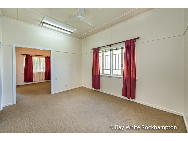 6 Medcraf Street, Park Avenue QLD 4701