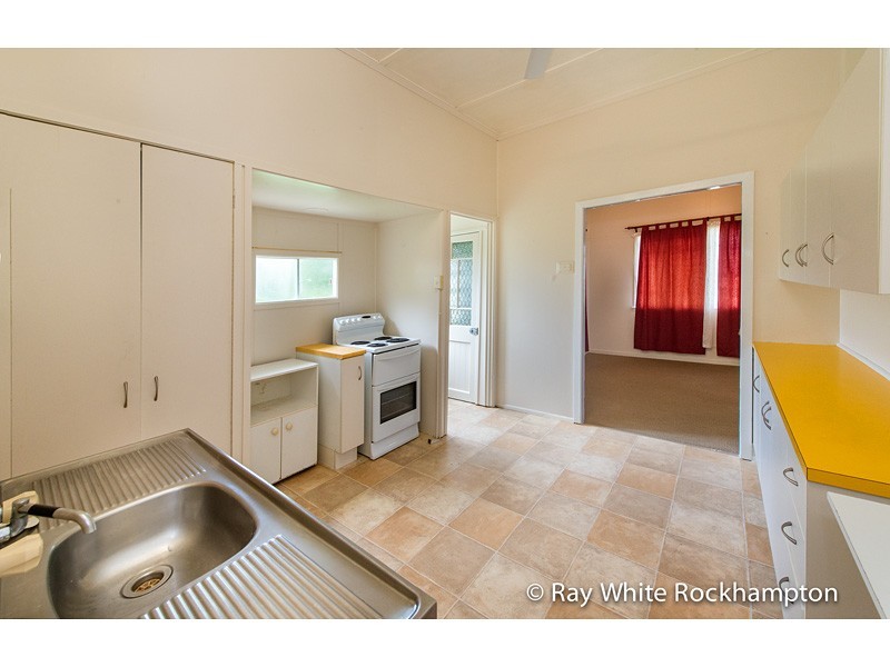 6 Medcraf Street, Park Avenue QLD 4701